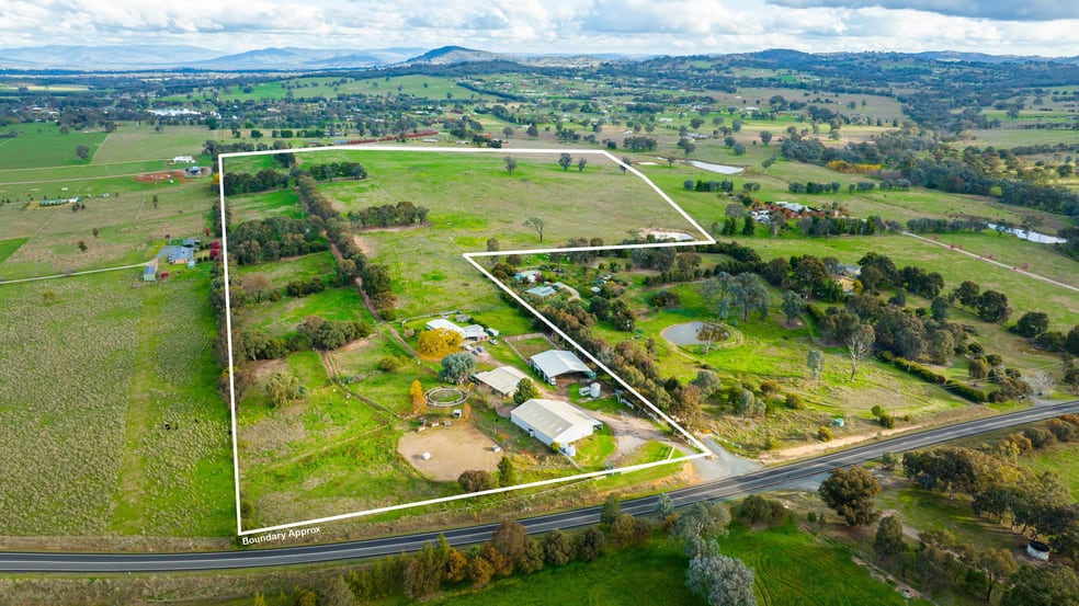 Click to view all images 334 Perryman Lane Table Top NSW 2640 - Image 2