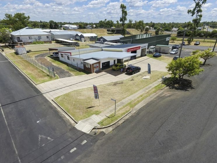 Click to view all images 67-69 Colamba Street Chinchilla QLD 4413 - Image 3