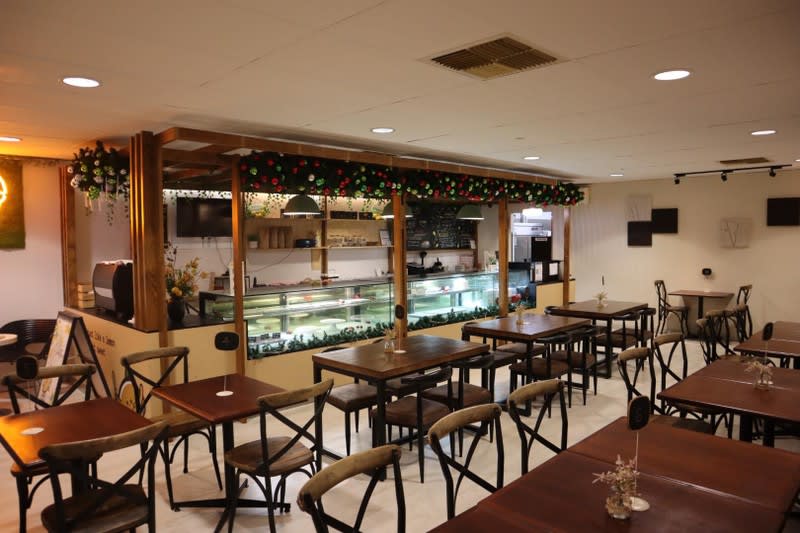 Click to view all images Cafe & Coffee Shop business for sale in SA - Image 1