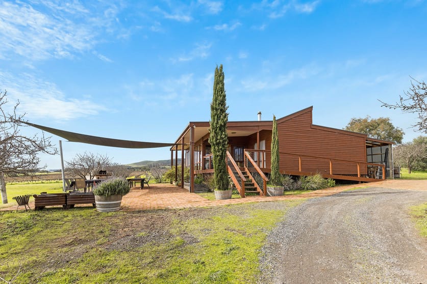 Click to view all images 3737 Main South Road Sellicks Hill SA 5174 - Image 3