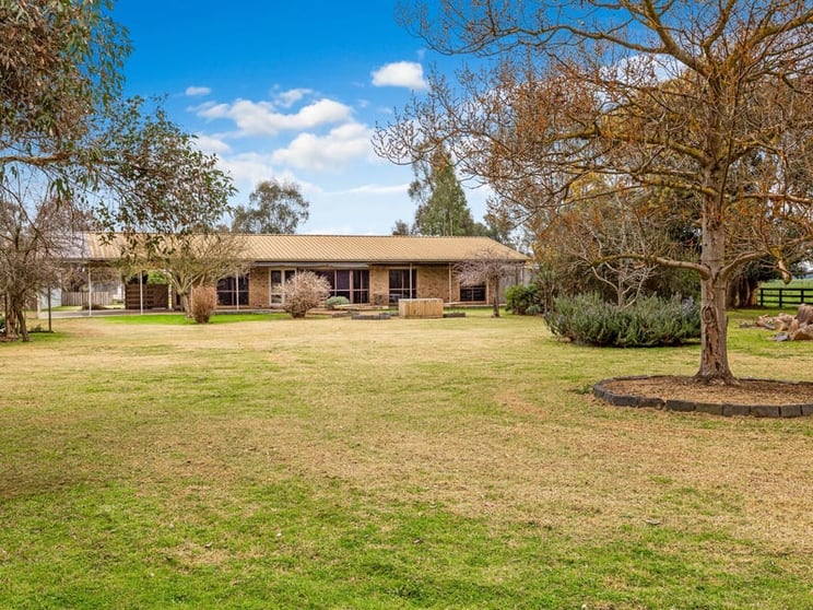 Click to view all images 295 Kilfeera Road Benalla VIC 3672 - Image 2