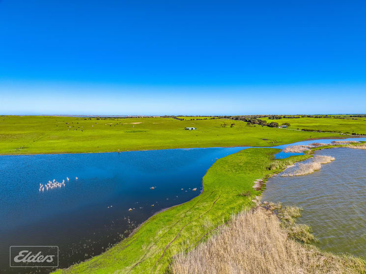 Click to view all images 100 & 101 Point Sturt Road Clayton Bay SA 5256 - Image 3