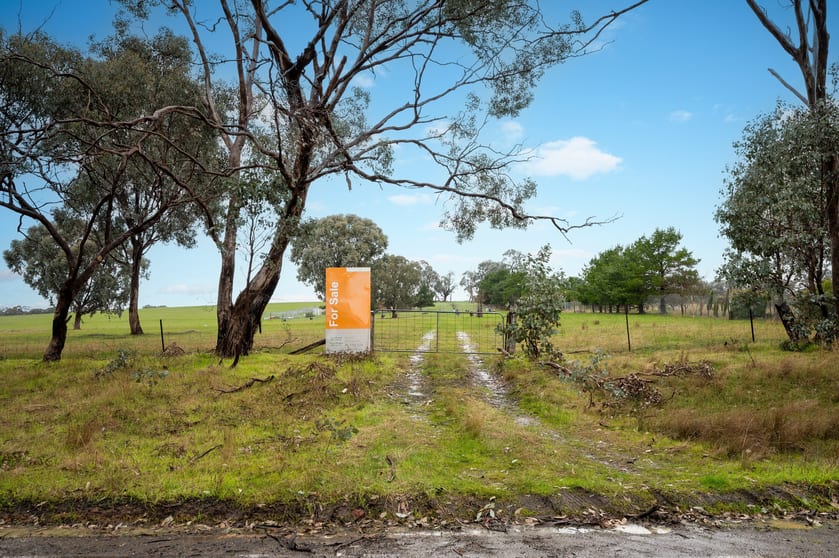 Click to view all images 762 Derrinal-Crosbie Road Ladys Pass VIC 3523 - Image 2