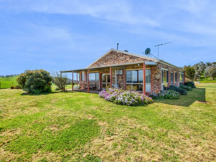 Click to view all images 97 Granite Road Lurg VIC 3673 - Image 2