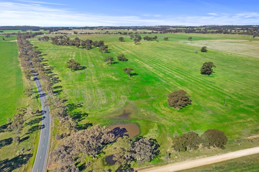 Click to view all images . McNamara Road Toolleen VIC 3551 - Image 2