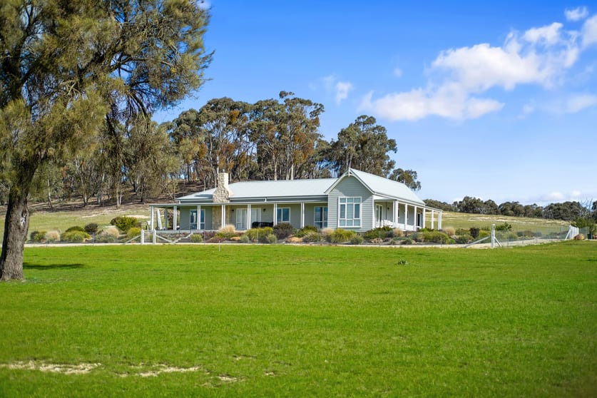 Click to view all images 265 Murray Road Stuart Mill VIC 3477 - Image 2