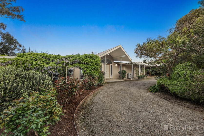 Click to view all images 190 Scott Road Yarra Glen VIC 3775 - Image 2