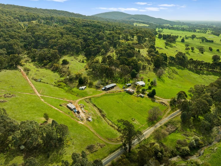 Click to view all images 202 Davies Road Warrenbayne VIC 3670 - Image 1