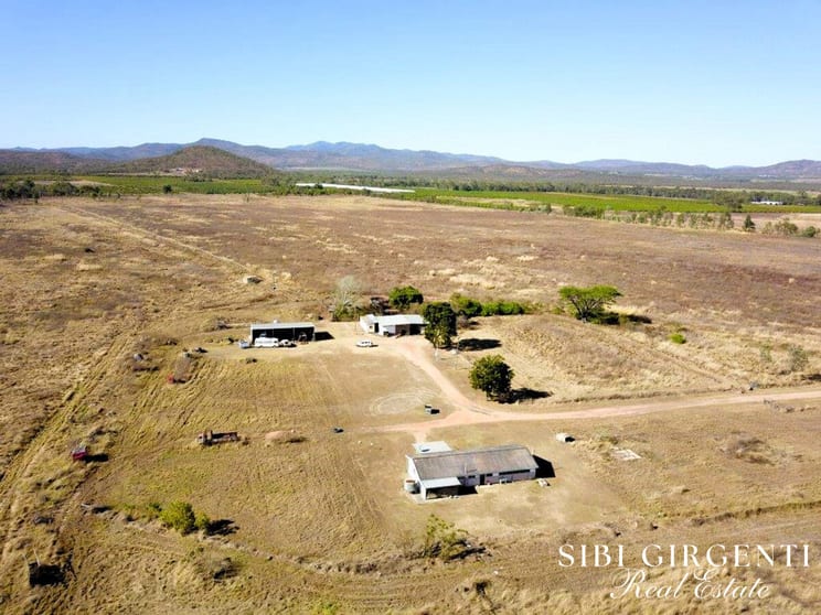 Click to view all images Parada Mutchilba QLD 4872 - Image 1