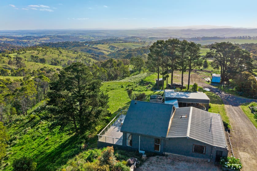 Click to view all images 1935 Old Sydney Road Wallan VIC 3756 - Image 2