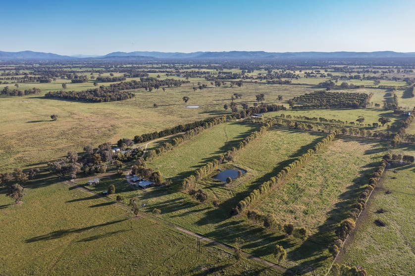 Click to view all images 353 Coach Rd Benalla VIC 3672 - Image 3