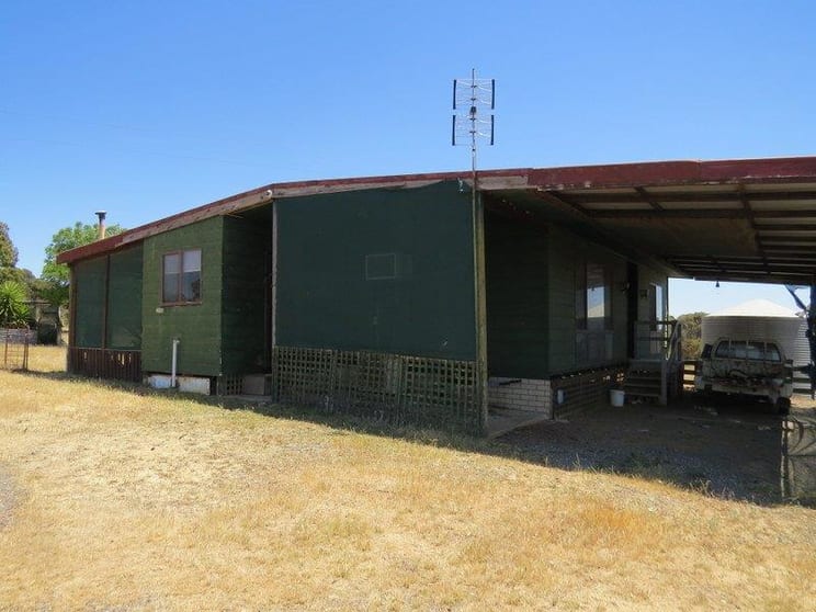 Click to view all images 381 Wychitella Road Wedderburn VIC 3518 - Image 3