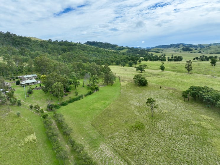 Click to view all images 213 Roselands Cottages Roselands Ln (Via Greenlands) Singleton NSW 2330 - Image 1