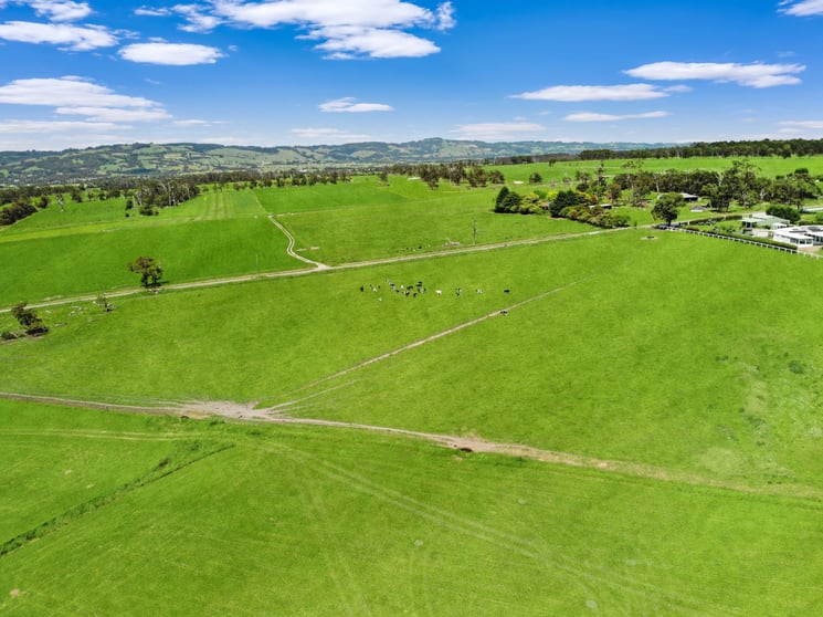 Click to view all images 435 Stuhrs Road Darnum VIC 3822 - Image 3