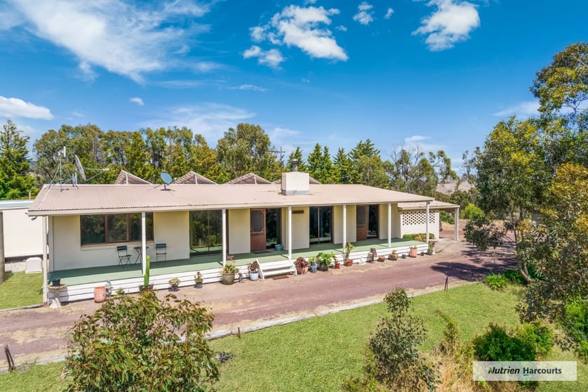 Click to view all images 300 Back Creek Road High Camp VIC 3764 - Image 2