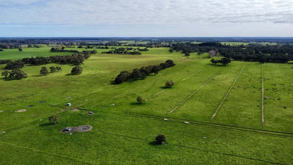 Click to view all images 5422 Clay Wells Road Penola SA 5277 - Image 3