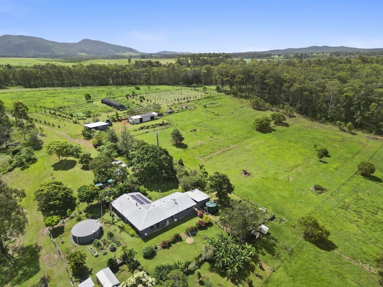 Click to view all images 265 Stottenville Road Bauple QLD 4650 - Image 2