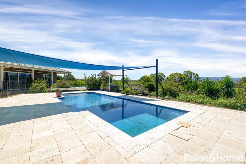 Click to view all images 55 Greenmeadow Lane Nowra Hill NSW 2540 - Image 3