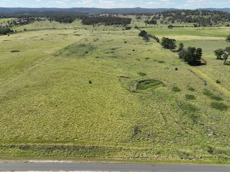 Click to view all images 409 Bellevue Road Tenterfield NSW 2372 - Image 2