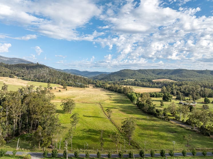 Click to view all images 50 Mt Margaret Road Buxton VIC 3711 - Image 2