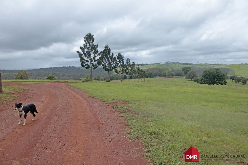 271 McLaughlans Road Monto QLD 4630 - Image 2