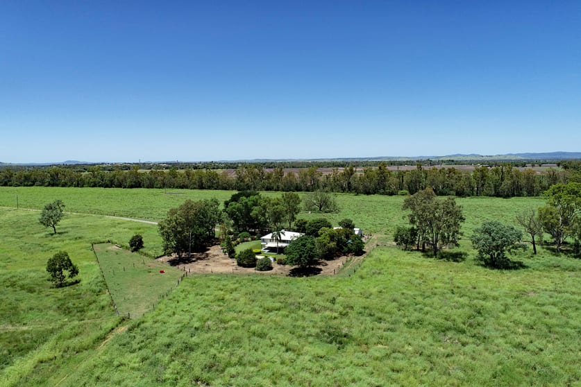 Click to view all images 'Sheildoo' 11526 Dawson Highway Dakenba QLD 4715 - Image 2