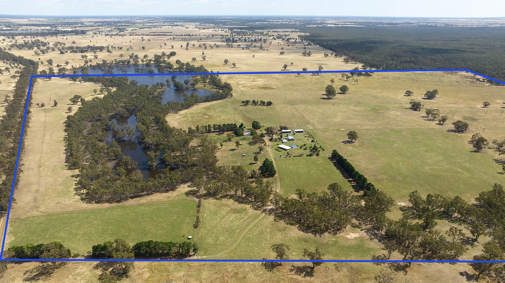 Click to view all images 5035 Kaniva-Edenhope Road Ozenkadnook VIC 3413 - Image 2