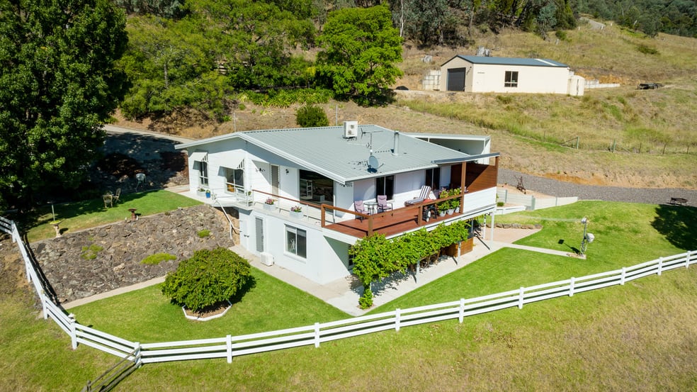 422 Simpson Road Kergunyah VIC 3691 - Image 1