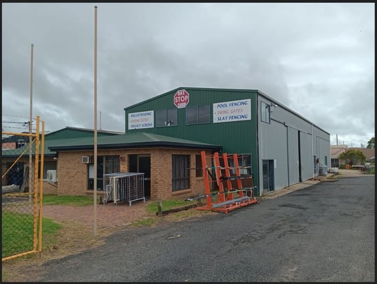 Click to view all images 88-90 Islander Rd Pialba QLD 4655 - Image 1