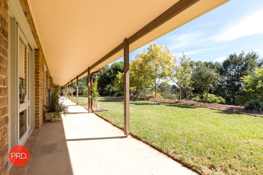 Click to view all images 220 Bingley Way Wamboin NSW 2620 - Image 3
