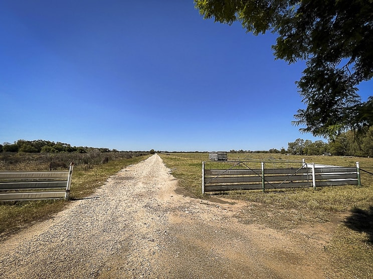 Click to view all images 7322B Old Old Warren Road Warren NSW 2824 - Image 2