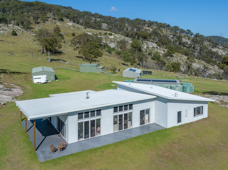 Click to view all images 337 Mount Mackenzie Road Tenterfield NSW 2372 - Image 1