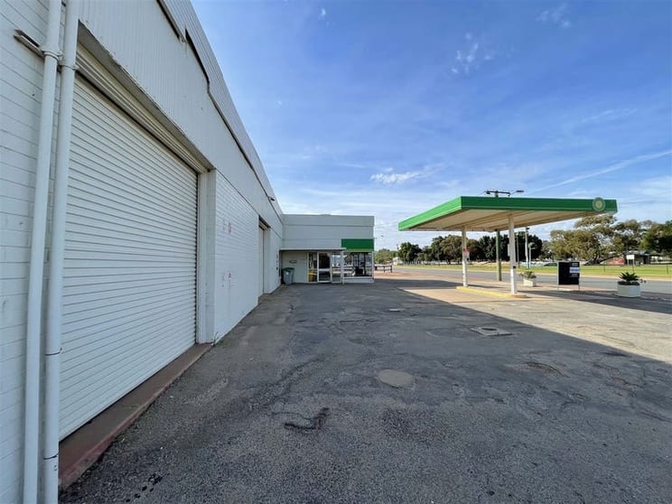 Click to view all images Service Station business for sale in Merredin - Image 1