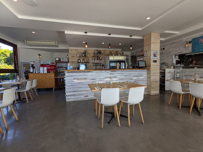 Click to view all images Barefoot Bar & Grill Located At 5/ 269 Gympie Terrace Noosaville QLD 4566 - Image 3