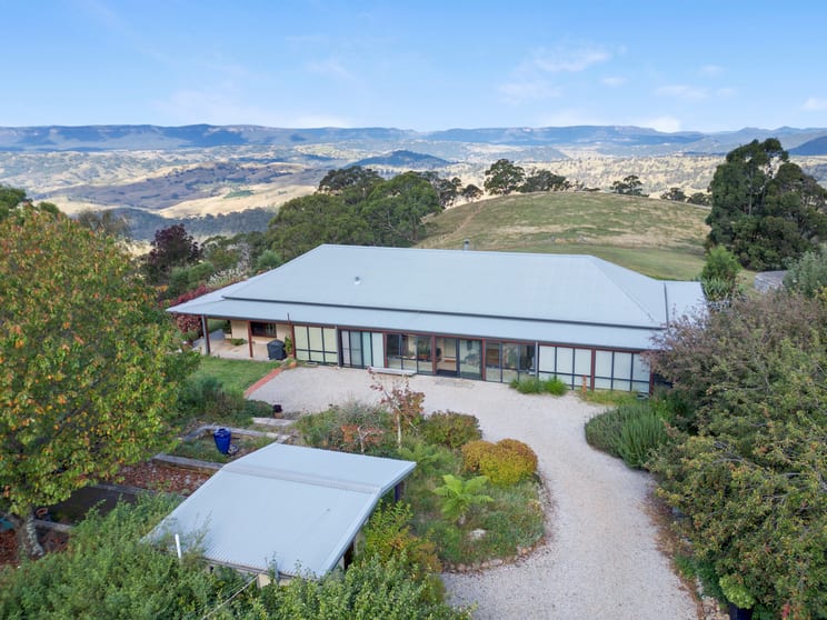 Click to view all images 1527 Jenolan Caves Road Hampton NSW 2790 - Image 2