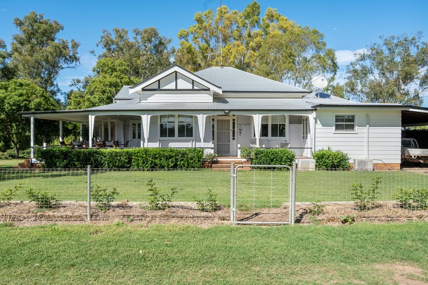 Click to view all images 622 Cobba Da Mana Road Oman Ama QLD 4352 - Image 1