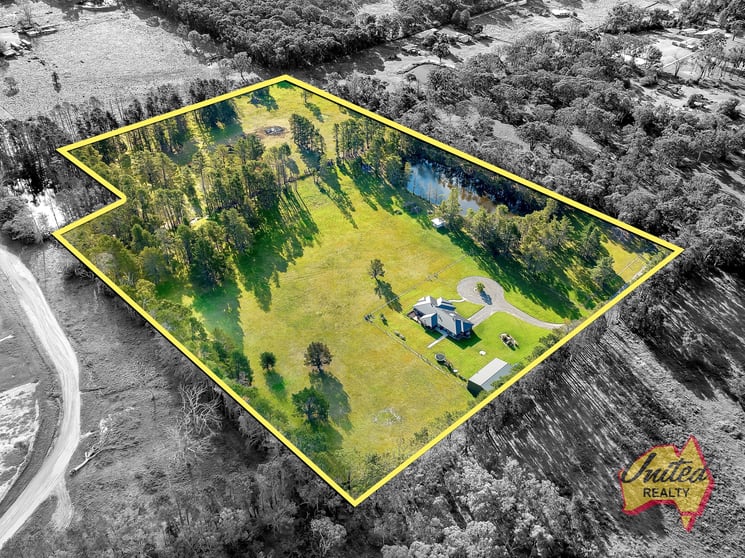 Click to view all images Thirlmere NSW 2572 - Image 2