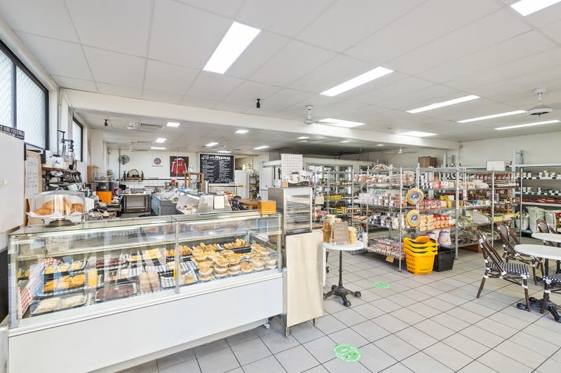Click to view all images 102 Kembla Street Wollongong NSW 2500 - Image 2