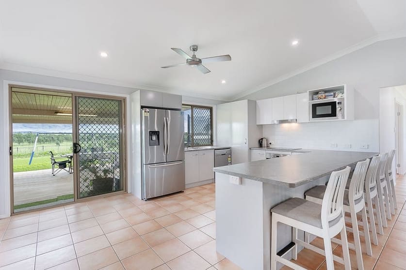 Click to view all images 140 Kelly Road Silverdale QLD 4307 - Image 3