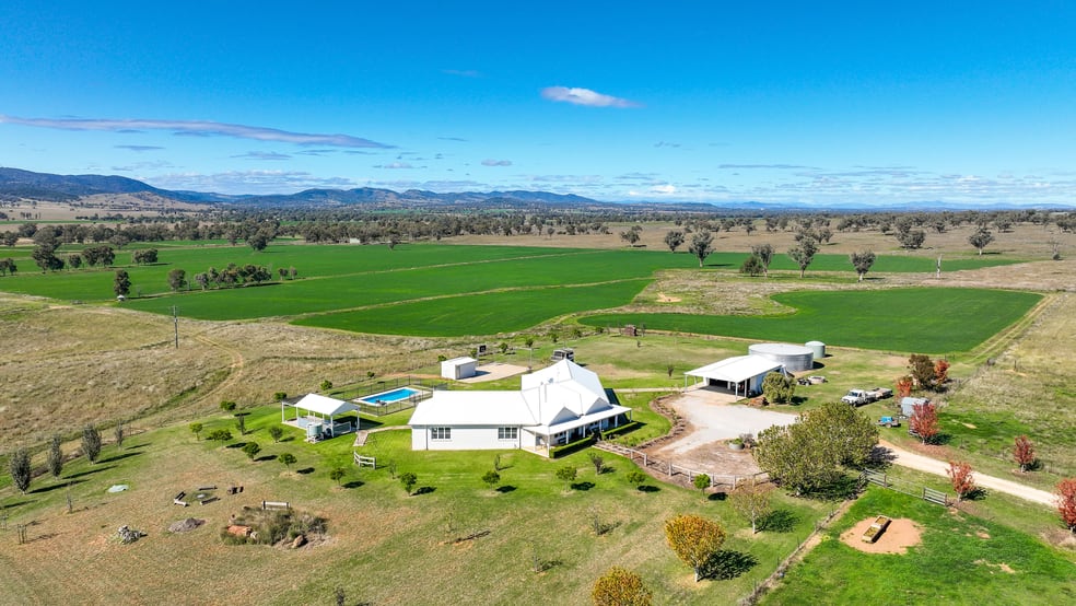 Click to view all images Edeowie/90 Evans Lane Tamworth NSW 2340 - Image 2