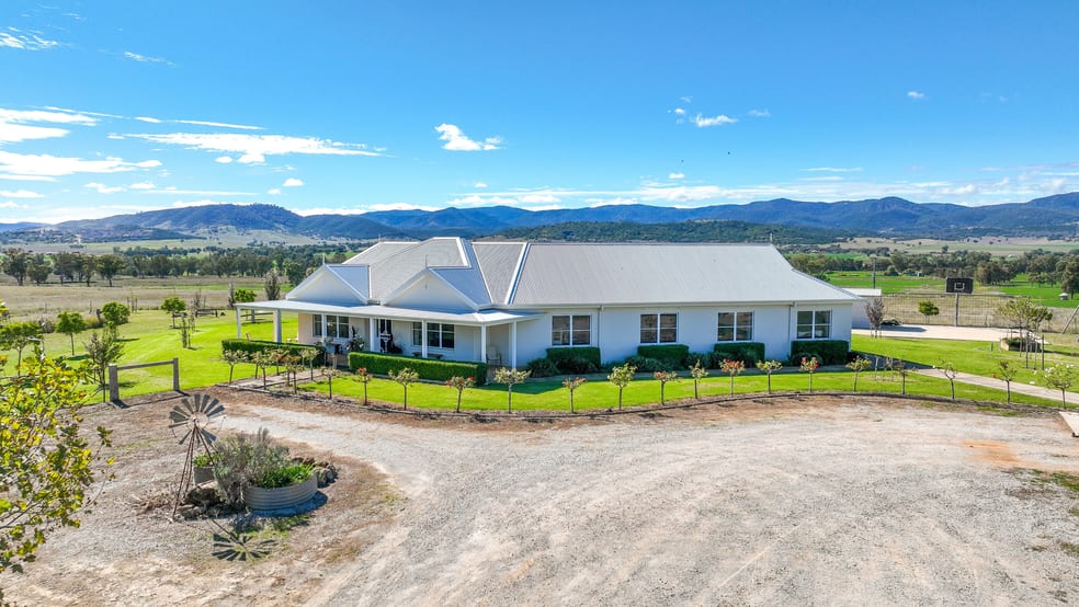 Click to view all images Edeowie/90 Evans Lane Tamworth NSW 2340 - Image 3