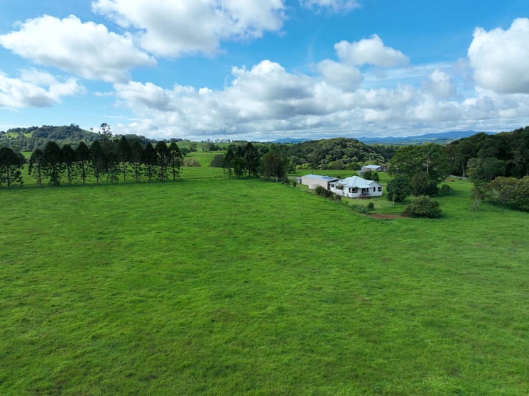 Click to view all images RN928 Glen Allyn Rd Malanda QLD 4885 - Image 1