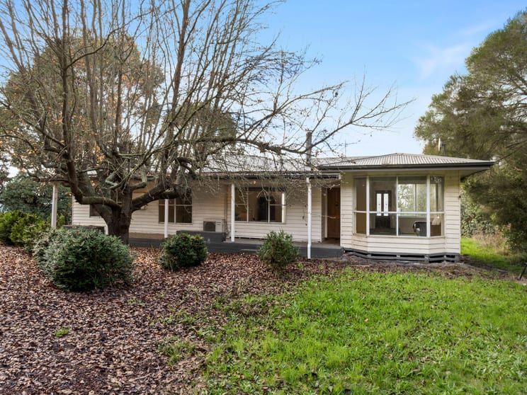 Click to view all images 3049 Lavers Hill-Cobden Road Simpson VIC 3266 - Image 2