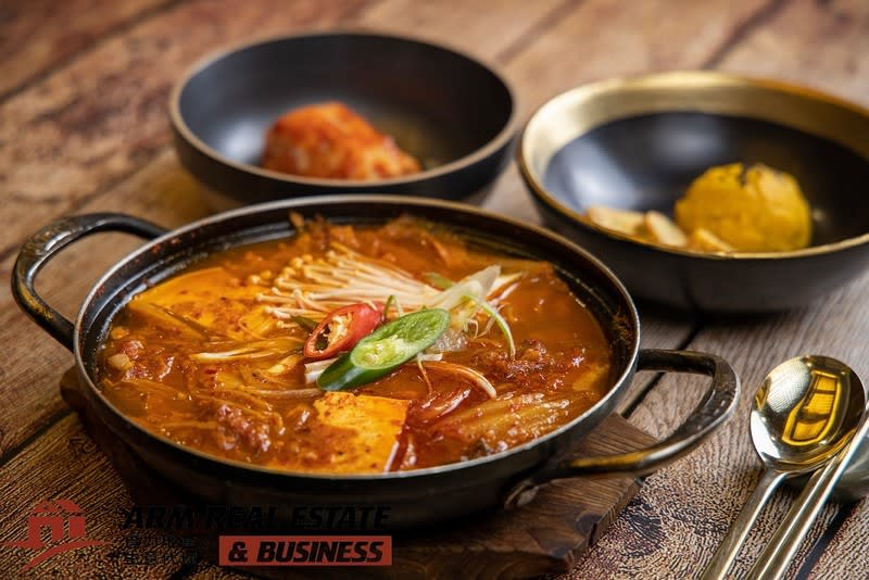 Click to view all images Takeaway Food business for sale in Melbourne - Image 1