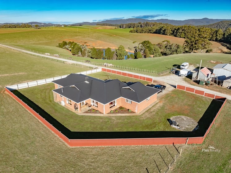 Click to view all images 17 Walkers Road Rocky Cape TAS 7321 - Image 2