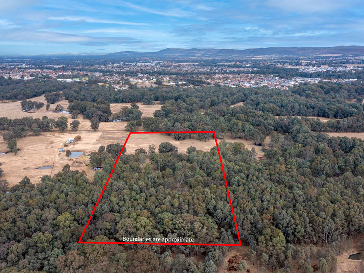Click to view all images 104 Ambrosio Road North Wangaratta VIC 3678 - Image 2