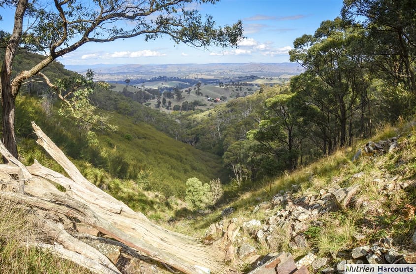 Click to view all images 1135 Ghin Ghin Road Yea VIC 3717 - Image 2
