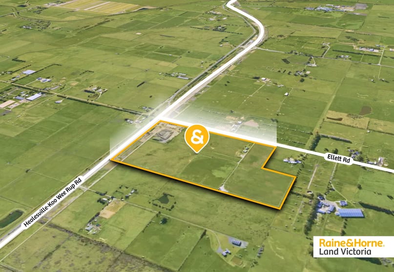 Click to view all images 50 Ellett Road Pakenham South VIC 3810 - Image 2