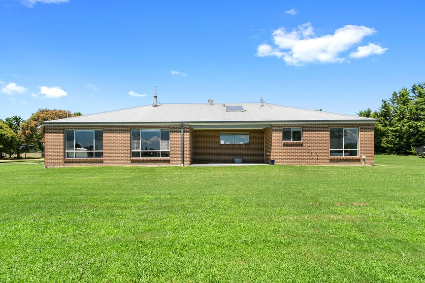 Click to view all images 32 Shaws Lane Rosedale VIC 3847 - Image 3
