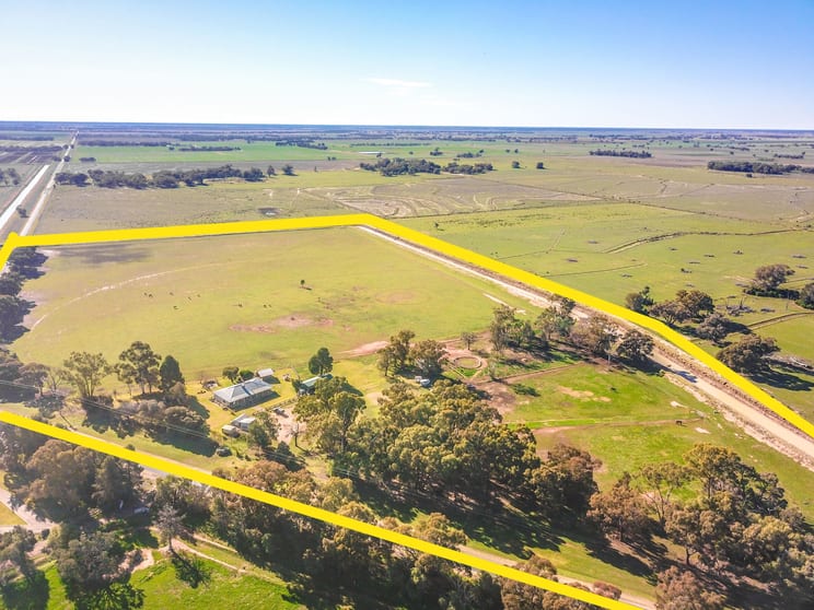 Click to view all images 178 Nesbits Road Deniliquin NSW 2710 - Image 1